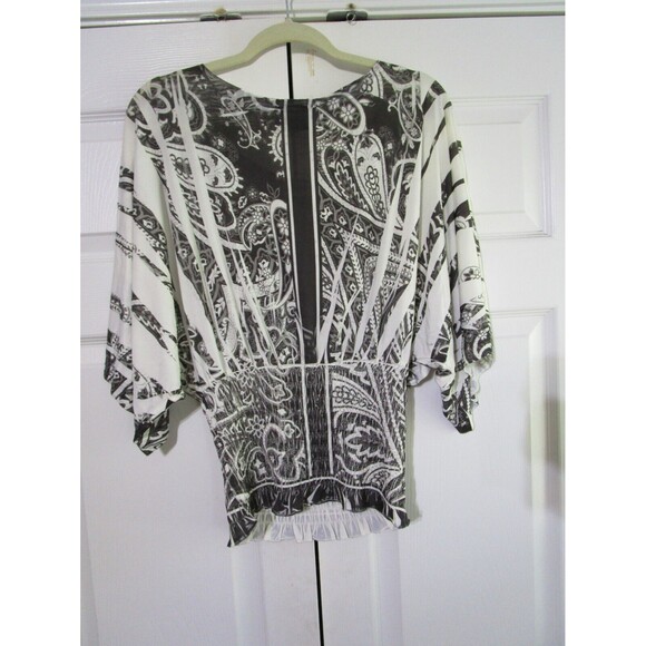 Simply Irresistible Womens Boho Blouse Size Medium Black White Smocked Waist - Picture 6 of 10